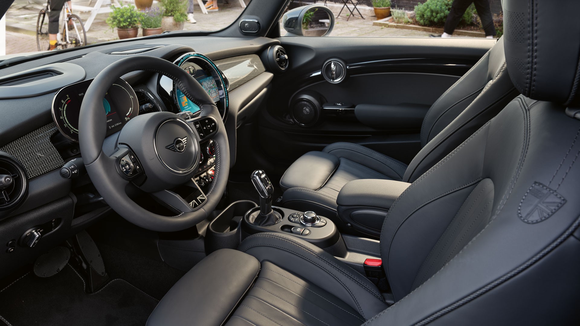 MINI HATCH sa 5-vrata-enterijer-360 stepeni